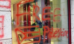 Portekiz'de İsrail'e İhracat Yapan Bazı Şirketlerin Ofislerine Kırmızı Boya Atıldı