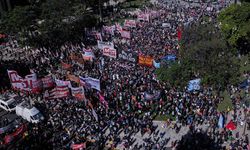Arjantin'de Yeni Seçilen Devlet Başkanı Milei'nin Hükümeti, İlk Kez Protesto Edildi