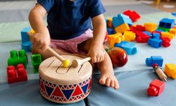 Bebeklerle Şarkı Söyleyerek Konuşmak Dil Öğrenmelerine Yardımcı Oluyor
