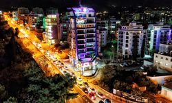 Girne Belediyesi Ecevit Caddesi Işıklandırma Ve Peyzaj Çalışmalarının Tamamlandığını Duyurdu