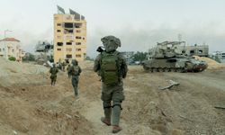Hamas: İsrail Güçlerinin Filistinli Sivilleri Alıkoyup Kıyafetlerini Çıkararak Fotoğraflaması Savaş Suçu
