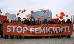 Kosova'nın Başkenti Priştine’de "Kadın Cinayetlerini Durdurun" Yürüyüşü Düzenlendi