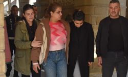 Lefkoşa’da annesinin evinden altınlarını çalan Fatma Ok ile kızı Zehra İnal dün mahkemeye çıkarıldı