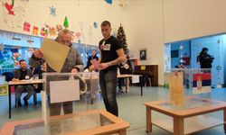Sırbistan'da Halk, Genel Ve Yerel Seçim İçin Sandık Başında