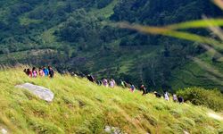 Sri Lanka'da Dağ Yürüyüşü Yaparken Mahsur Kalan 180 Öğrenci Kurtarıldı