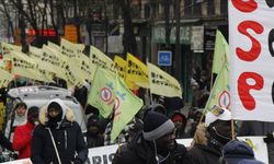 Fransa’da göç yasa tasarısı Ulusal Meclisin önünde protesto edildi