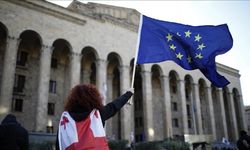 Tiflis'te ABnin Gürcistan'a Adaylık Statüsü Vermesi Kutlanıyor