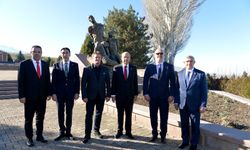 Cumhurbaşkanı Tatar’dan Ata-Beyit’e Ziyaret