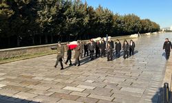 TBMM’de Temaslarda Bulunmak Üzere Ankara’ya Giden Meclis Komitesi Anıtkabir’i Ziyaret Etti