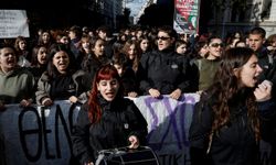 Yunanistan'da öğrenci ve eğitimciler özel üniversite planına karşı yeniden sokağa çıktı