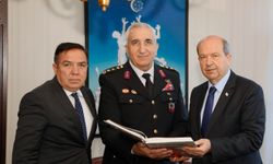 Cumhurbaşkanı Ersin Tatar’a “Asrın Felaketinde Jandarma” isimli kitap takdim edildi