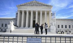 ABD Yüksek Mahkemesi, Trump'ın seçimlere katılıp katılamayacağıyla ilgili davada tarafların savunmalarını dinledi