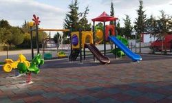 Yeniboğaziçi Belediyesinden Mormenekşe ilkokuluna çocuk parkı