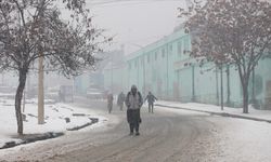 Afganistan'da Olumsuz Hava Koşulları Nedeniyle En Az 60 Kişi Hayatını Kaybetti
