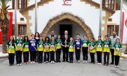 Cumhurbaşkanı Tatar Necati Taşkın İlkokulu Hentbol Takımını Kabul Etti