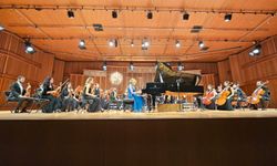 Cumhurbaşkanı Tatar’ın eşi Sibel Tatar, İstanbul’da Cumhurbaşkanlığı Senfoni Orkestrası’nın konserini izledi