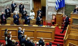 Yunanistan'da Hükümet Muhalefetin Gensoru Önergesine Karşı Güvenoyu Aldı