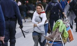 Yunanistan'da Polis İle Düzensiz Göçmenler Arasında Arbede Çıktı