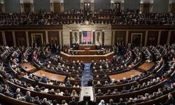 ABD Senatosu, İstihbarata "Yetkisiz Dinleme" İmkanı Veren Tartışmalı Tasarının Uzatılmasını Onayladı