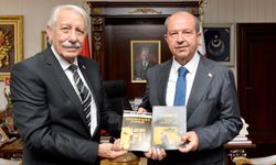Cumhurbaşkanı Ersin Tatar, Şair-yazar Oktay Öksüzoğlu’nu Kabul Etti