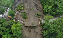Endonezya'da Meydana Gelen Toprak Kaymasında 14 Kişi Yaşamını Yitirdi