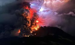 Endonezya'daki Ruang Yanardağı'nın Patlaması Nedeniyle Bölgeden Binlerce Kişi Tahliye Ediliyor