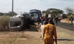 Nijerya'da Yolcu Otobüsüyle Otomobilin Çarpışması Sonucu 19 Kişi Öldü