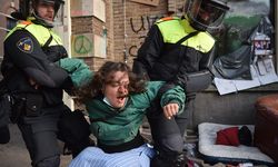 Hollanda'da Polis, Üniversitelerdeki Filistin'e Destek Gösterilerine Müdahale Ediyor
