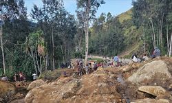 Papua Yeni Gine'de Yeni Bir Toprak Kayması Riski Bulunduğu Bildirildi
