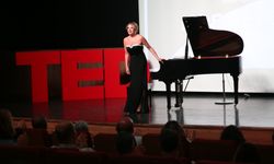 Piyanist Rüya Taner Hatay'da Piyano Dinletisi Sundu