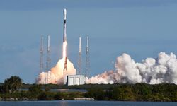 SpaceX, Uzaya 23 Starlink Ve 2 Gözlem Uydusu Fırlattı