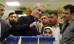 İran'daki Cumhurbaşkanlığı Seçiminde Reformist Aday Pezeşkiyan Yüzde 42,3 İle Önde