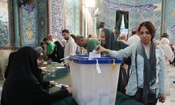 İran'daki Seçim, Ülke Tarihindeki En Düşük Katılımlı Cumhurbaşkanlığı Seçimi Oldu