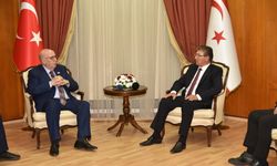 Başbakan Üstel, Azerbaycan Heyetini Kabul Etti