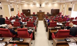 İçişleri Bakanı Oğuz, Kelepçeyle Mahkemeye Götürülen Tutuklulardan Hükümet Adına Özür Diledi