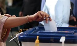 İran'da Cumhurbaşkanı Seçimlerinin İkinci Turu İçin Oy Verme Süreci Başladı