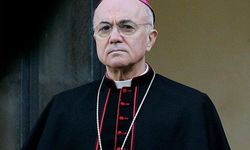 Vatikan, Papa'yı Sıkça Eleştiren Başpiskopos Vigano'yu Kiliseden Aforoz Etti
