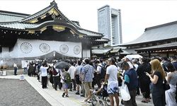 Japonya Kabine Üyeleri Tartışmalı Yasukuni Tapınağı'nı Ziyaret Etti