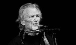 Amerikalı Şarkıcı, Söz Yazarı Ve Oyuncu Kris Kristofferson 88 Yaşında Hayatını Kaybetti