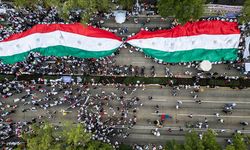 Meksika'da yargı reformunu protesto eden yüzlerce kişi Senato binasına girdi