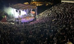 Zeynep Bastık Girne’de Konser Verdi