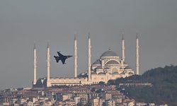 SOLOTÜRK'ten İstanbul Semalarında Selamlama Uçuşu