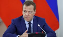 Rusya Güvenlik Konseyi Başkan Yardımcısı Medvedev: "Kamala Harris'in İşi Bitti"