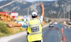 Ülke genelindeki trafik denetimlerinde 417 sürücü rapor edildi