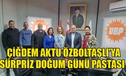 Çiğdem Aktu Özboltaşlı'ya sürpriz doğum günü pastası