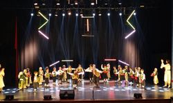 FOGEM’in “kendi Yolumuzda, Çalışarak, Üreterek” Adlı Folklor Şölenini Yapıldı