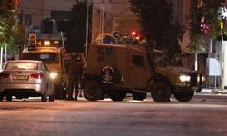 İsrail, Batı Şeria'da 30 Filistinliyi Gözaltına Aldı