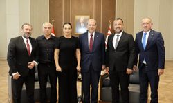 Cumhurbaşkanı Ersin Tatar, sanatçı Hülya Avşar’ı kabul etti