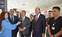 Başbakan Üstel otobüs kazasında yaralanan öğrencileri Gazimağusa Hastanesi’nde ziyaret etti