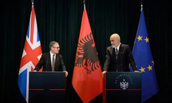 Arnavutluk ve İngiltere başbakanları ortak basın toplantısı düzenledi
